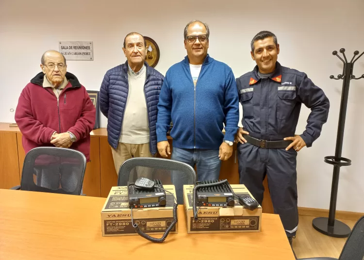 Bomberos recibió donación del club Cazadores