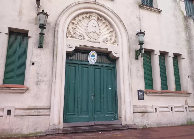 Alto acatamiento en escuelas al cese de actividades de auxiliares