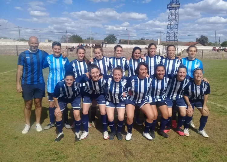 La selección de fútbol femenino participa en un torneo dela Provincia
