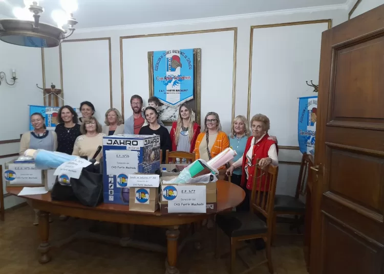 El CAS Fortín Machado entregó útiles y elementos educativos a Instituciones