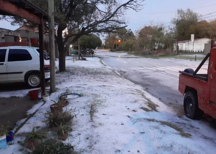 Fuerte temporal y granizo en Claromecó durante la madrugada