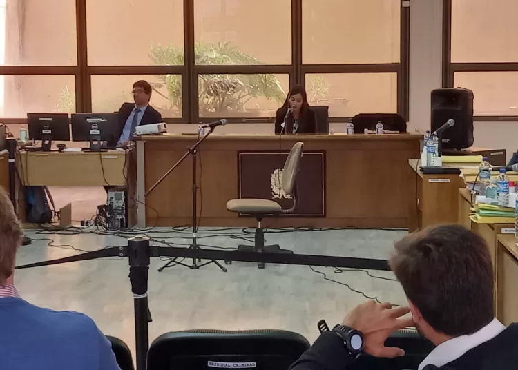 Iniciaron el juicio por jurados a una pareja acusada de abusar de una menor