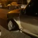 Camioneta chocó a otra estacionada y le arrancó el tren delantero