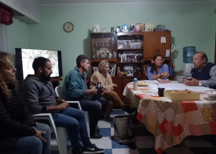 Sánchez mantuvo reuniones por compra de ambulancias y obras en barrios y escuelas