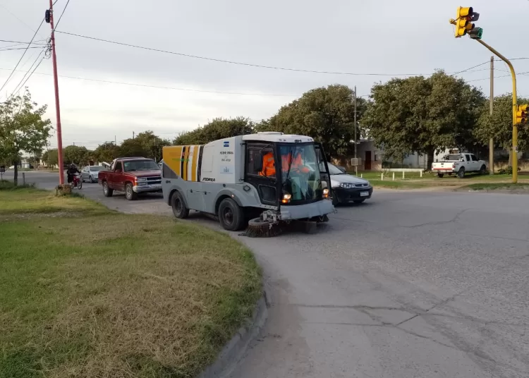 Avanzan obras en distintos sectores de la ciudad y recuperaron a Matilde, la barredora