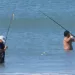 Parece verano pero no lo es: viento norte y bañistas en Claromecó
