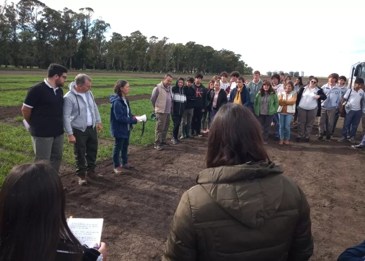 Ofrecieron jornada a campo en la Chacra de Barrow