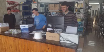 «Hay que cumplir con el cliente», señalan en Imperio Repuestos