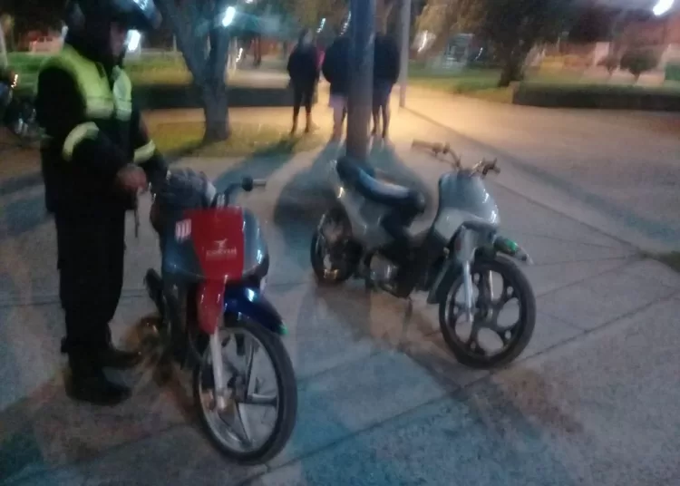 Circulaban en moto sobre Plaza del Árbol y las secuestraron
