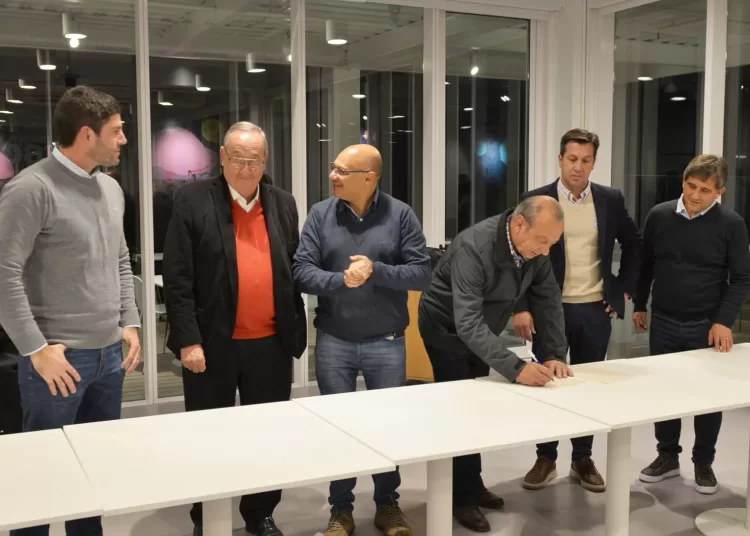 Intendentes de la región piden reactivar el tren de cargas hasta Puerto Quequén