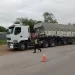 Realizan controles de camiones de carga en la Circunvalación