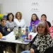 Cittadino junto al equipo de trabajo del Programa Casa Taller