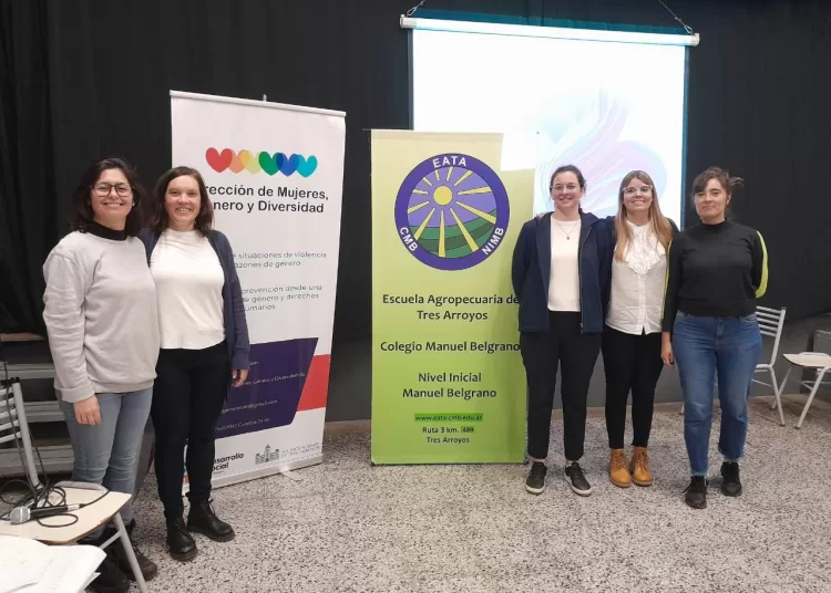 Taller sobre Prevención de la Violencia en el Noviazgo con adolescentes de la EATA
