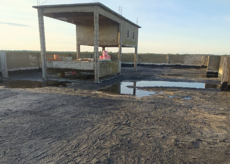 El «Esqueleto» de Claromecó tiene la azotea cubierta y proyectan avances en los pisos