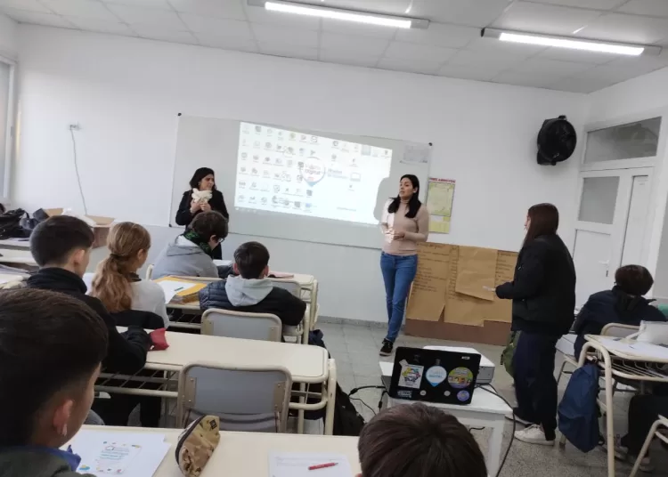 Alumnos de escuelas rurales disfrutan de salida educativa y proyección de película