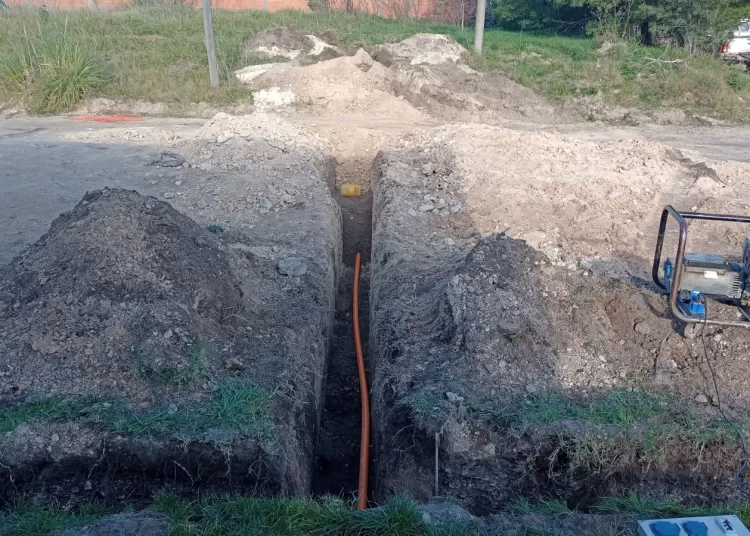 Tareas de extensión de la red de gas en Claromeco