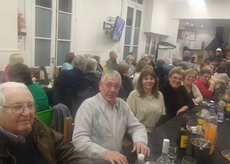 Noche de festejo en la Casa del Jubilado de Empleados de Comercio