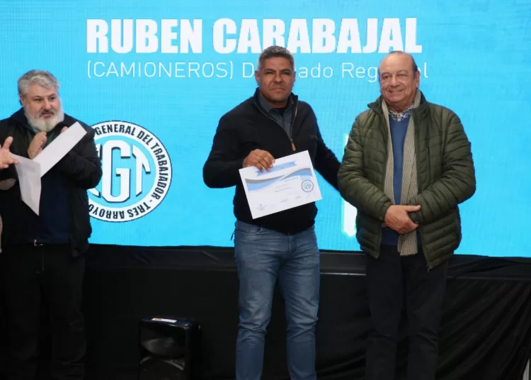 Pusieron en funciones al nuevo líder de la CGT Regional, que estará secundado por dos secretarios