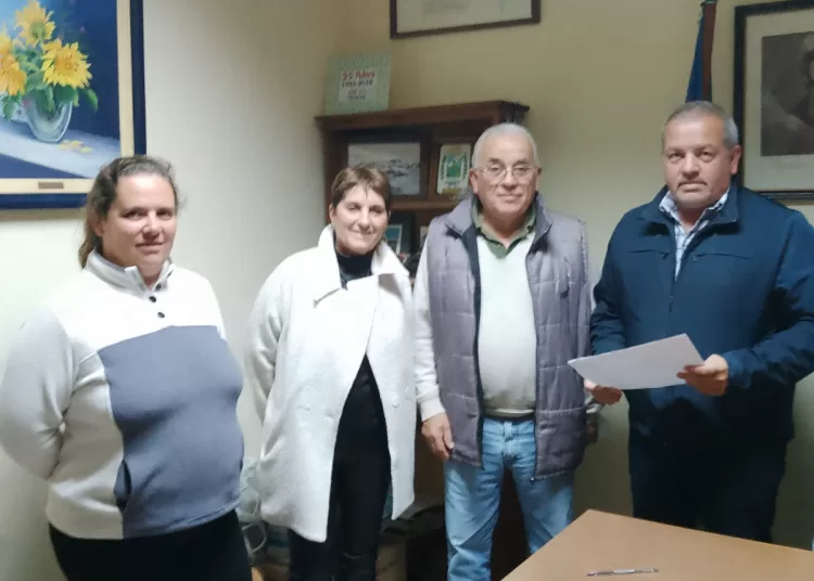 Entrega de ayuda económica para la Sociedad Española de Orense