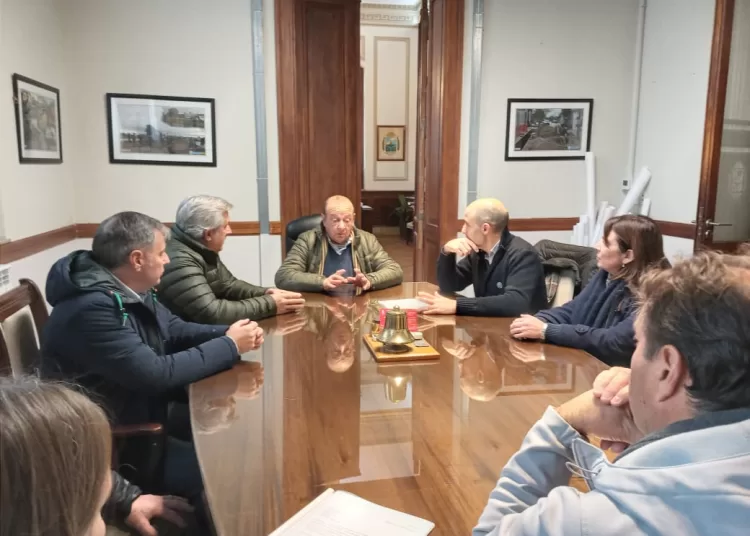 Reunión entre Intendente y EATA busca fortalecer la educación agropecuaria