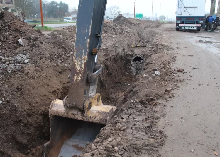 Cortan ruta 3 y San Martín en ambos sentidos por obra pluvial