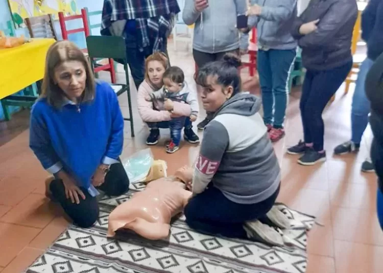 Se realizó una capacitación de RCP y Primeros Auxilios en El Parquecito de Ruta 3 Sur