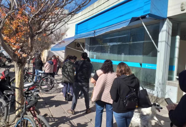 Con cierre de oficinas, el martes se celebra el Día del Trabajador Estatal