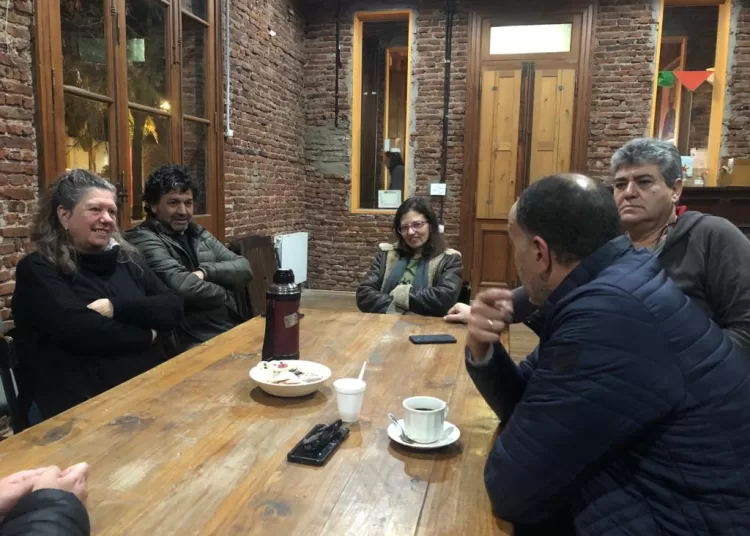 Garate y precandidatos de Unión por la Patria visitaron centros culturales