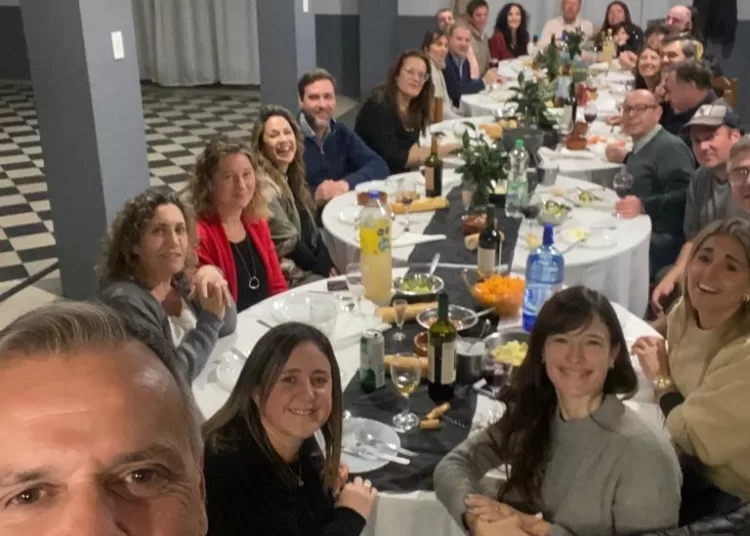 Renovación mantuvo cena de precandidatos en el Lawn Tenis