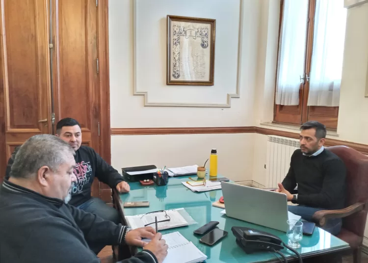 El Ejecutivo acordó un aumento del 25% trimestral con el Sindicato Municipal