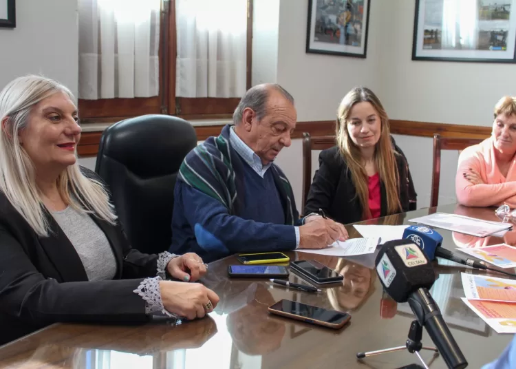 Firmaron convenio de colaboración entre el CRESTA y la Universidad de Córdoba