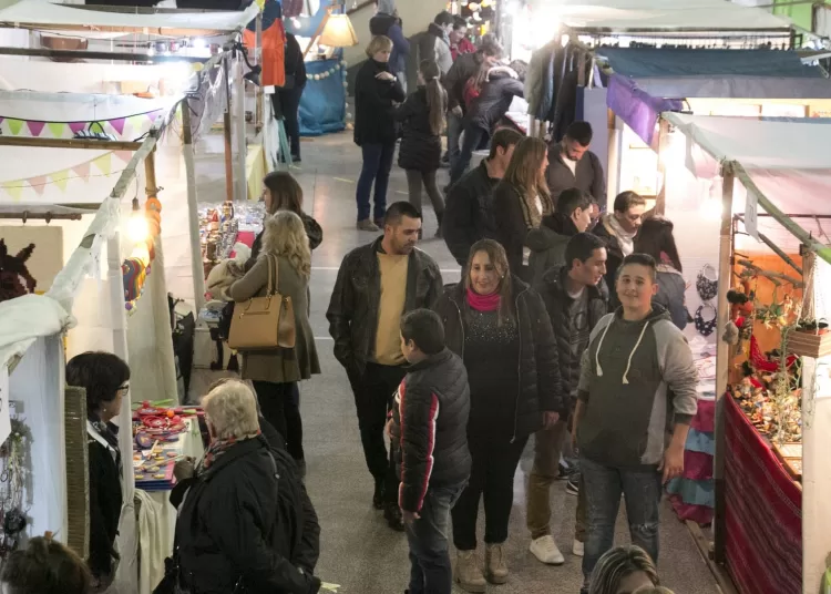 Prosigue la 24° Feria de Artesanos en el SUM de la Técnica