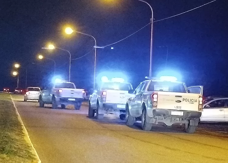Pedradas a la Policía y corridas en el Parque Cabañas