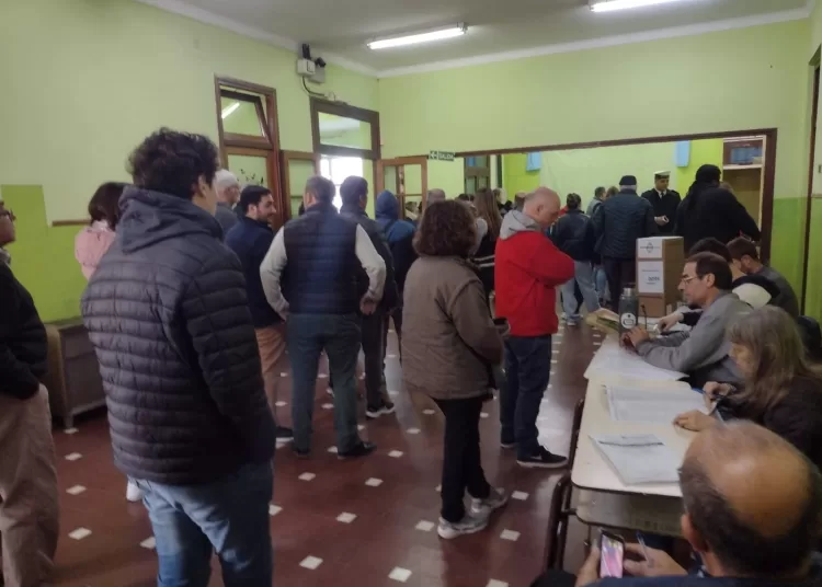 Sabatini y Pascucci, de la interna de izquierda, emitieron su voto
