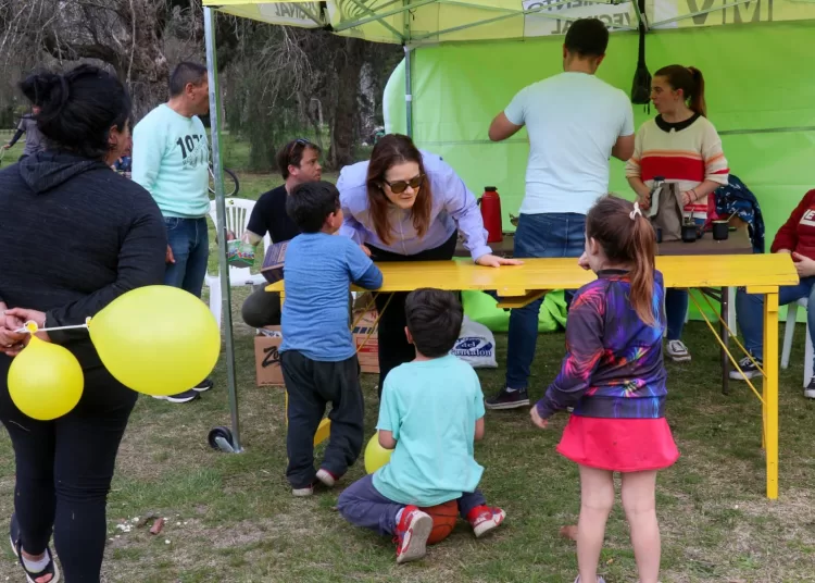 Candidatos vecinalistas se sumaron a los festejos de la Primavera en el Parque Cabañas