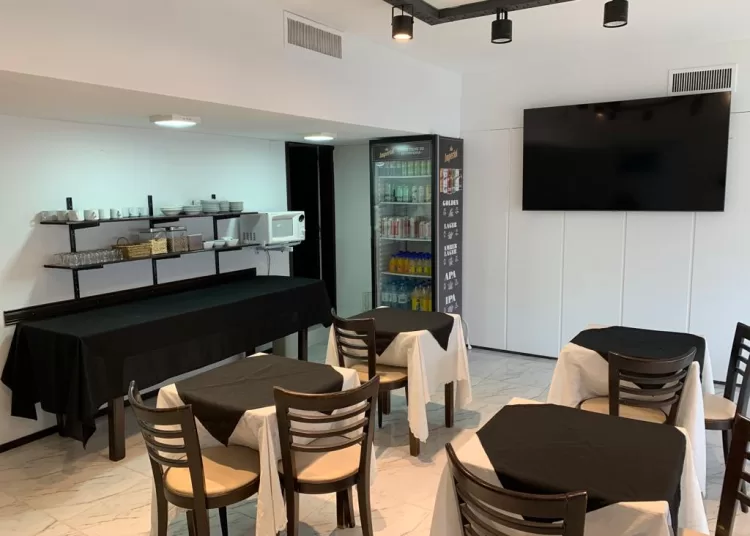 Reinauguraron el Andrea Hotel y la ciudad sostiene parcialmente sus plazas de alojamiento