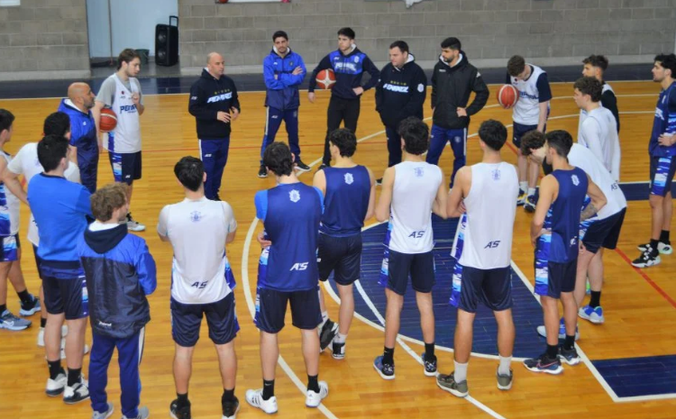 El exCosta Sud Bautista Besmalinovich entrena con la Primera de Peñarol