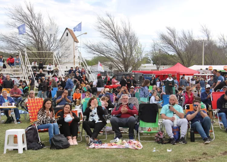 Masiva concurrencia a la Fiesta del Mate y la Torta Frita durante el domingo