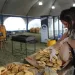Con miles de tortas fritas, celebraron un nuevo aniversario de Copetonas