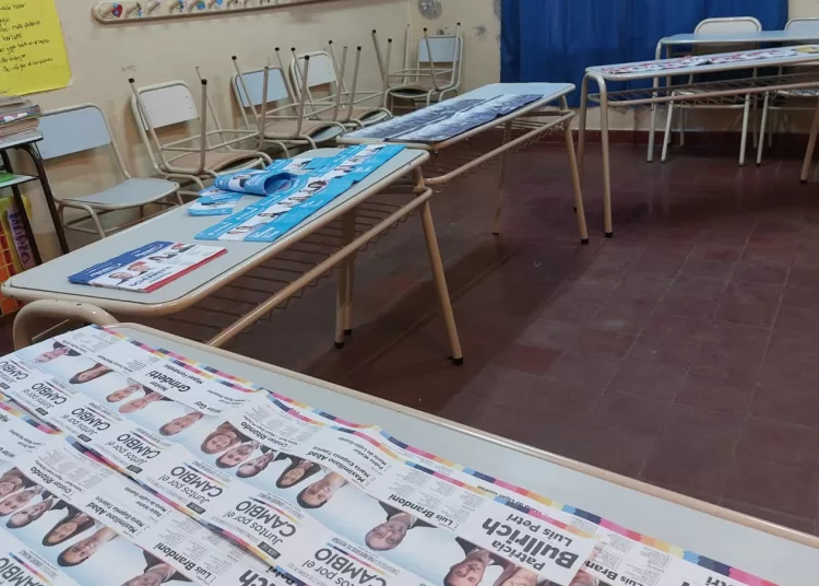 Apartaron a un fiscal libertario por romper boletas de la izquierda en la Escuela 16