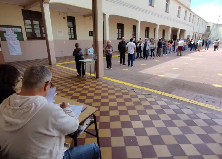 Los tresarroyenses concurren a las urnas y ya votó el 59% del padrón
