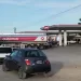 Con colas y faltantes, preven normalizar el abastecimiento de combustibles para el fin de semana