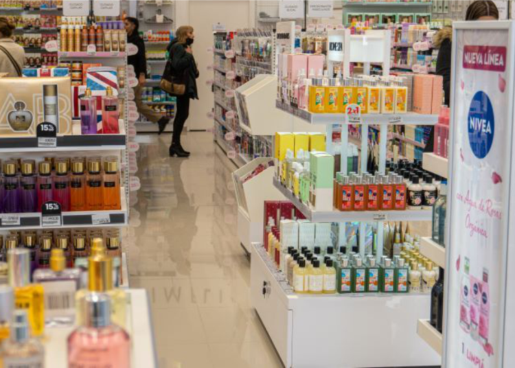 Acordaron aumento trimestral para empleados de comercio y el básico orillará los $400 mil