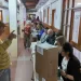 A votar y a la playa: las mesas de votación de Claromecó, colmadas desde temprano