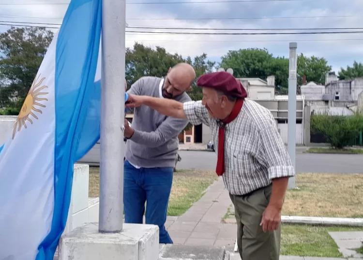 Mañana urbana junto a agrupaciones tradicionalistas celebraron el día de la tradición