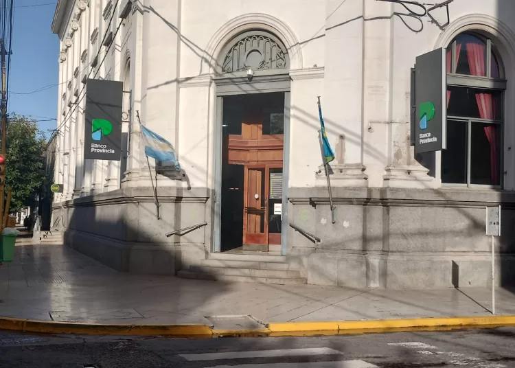 El lunes próximo no habrá atención en bancos