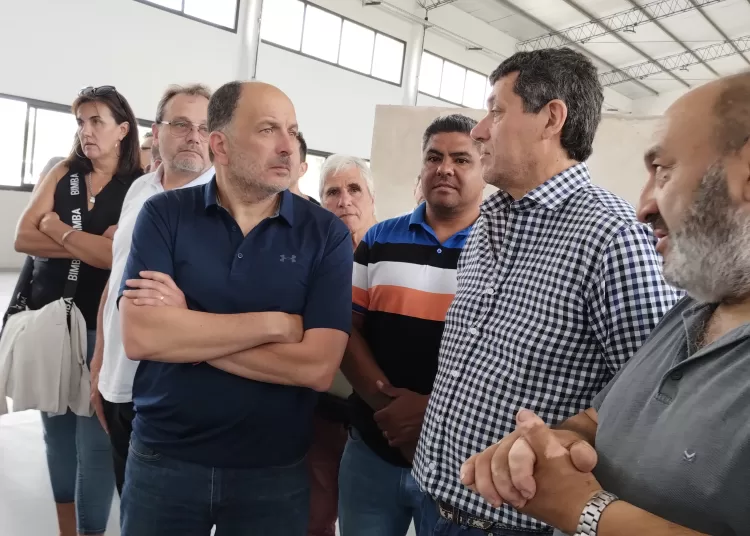 Garate recorrió la obra del Centro de Formación Laboral y aseguró que «nunca jamás estuvo en duda su continuidad»