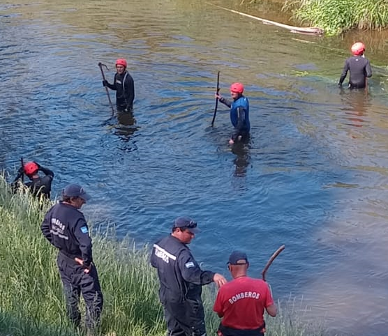 Claromecó: prosiguen con la búsqueda del desaparecido en el arroyo y un lote próximo