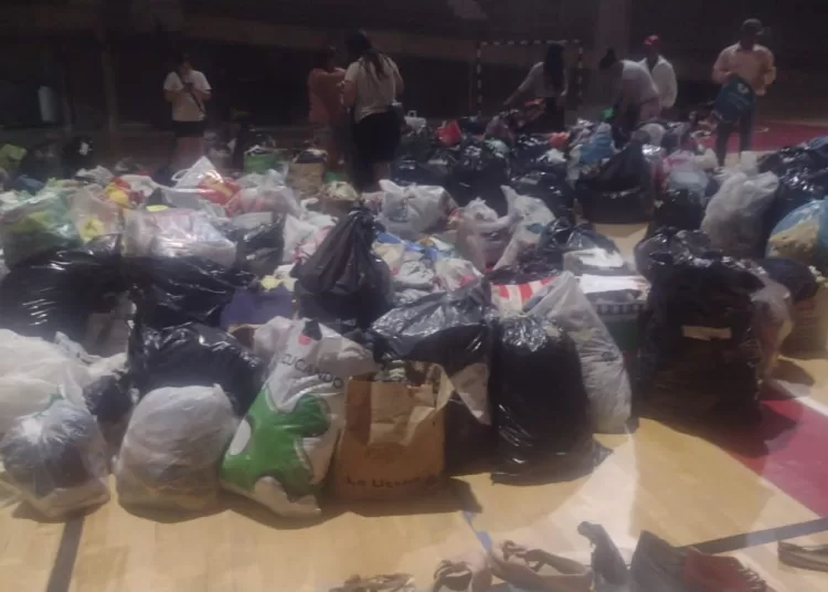Calculan 1300 familias afectadas por el temporal, evalúan asueto y entregan mercadería en el Polideportivo