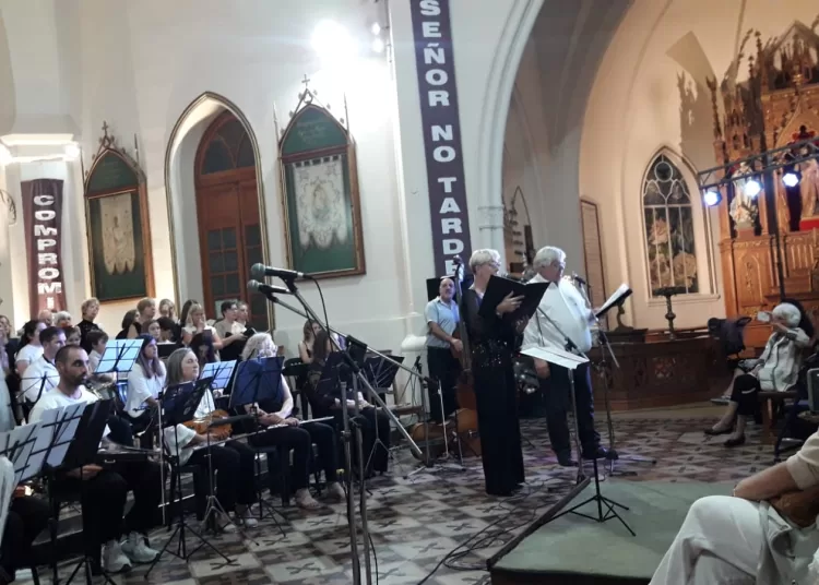 Oficiaron el concierto navideño a beneficio de los damnificados por el temporal